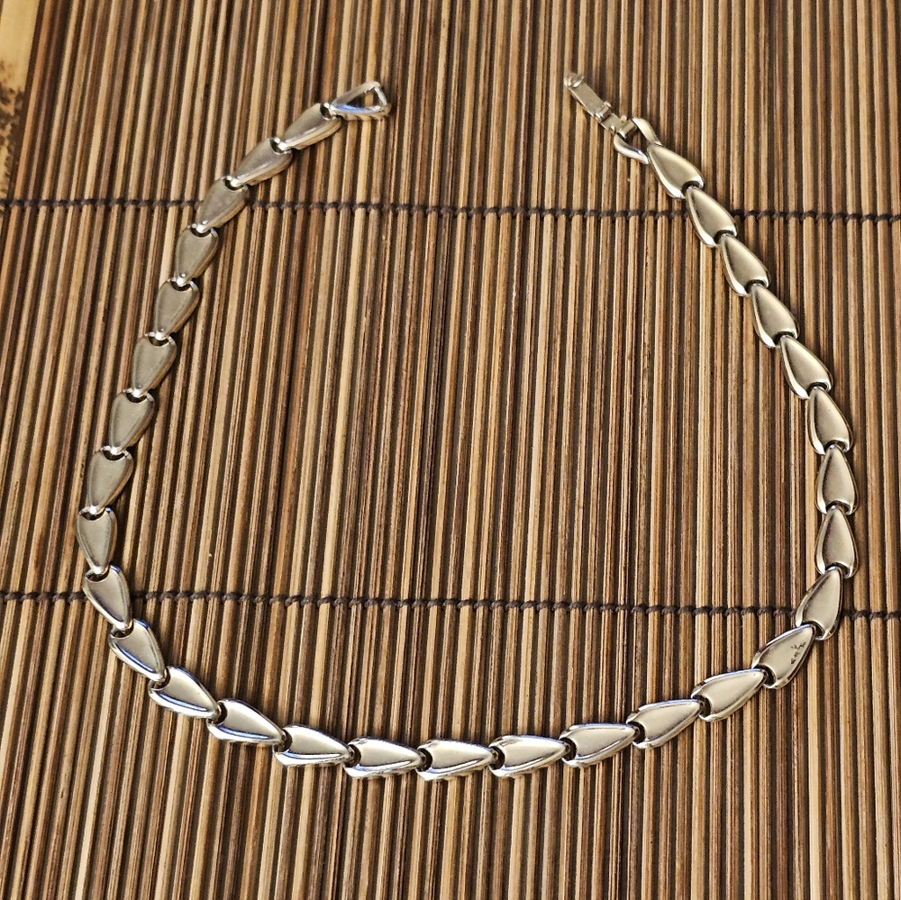 Mazer Bros. Gold Tone Necklace (Vintage)